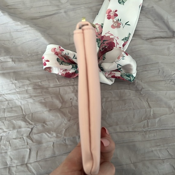 Juicy Couture Wristlet / Make up bag / pouch - Picture 7 of 7